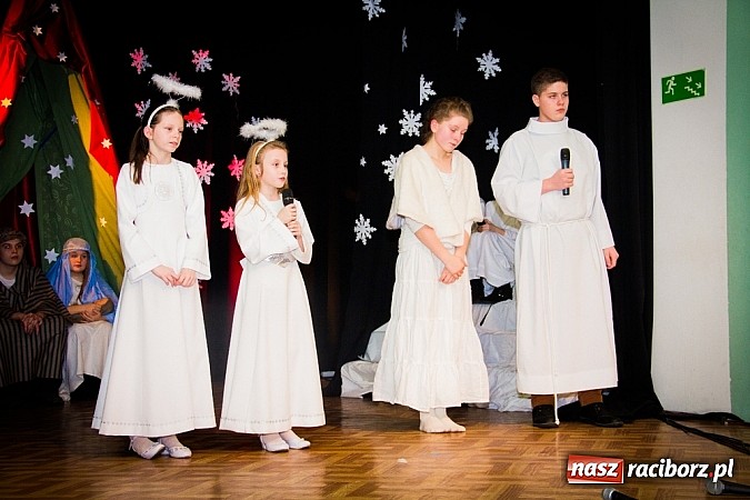 Zdjęcie w galerii na portalu naszraciborz.pl: Jasełka na scenie Młodzieżowego Domu Kultury wiadomości z regionu