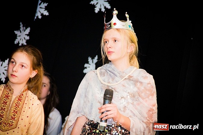 Zdjęcie w galerii na portalu naszraciborz.pl: Jasełka na scenie Młodzieżowego Domu Kultury wiadomości z regionu