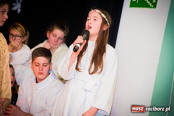 Zdjęcie w galerii na portalu naszraciborz.pl: Jasełka na scenie Młodzieżowego Domu Kultury wiadomości z regionu