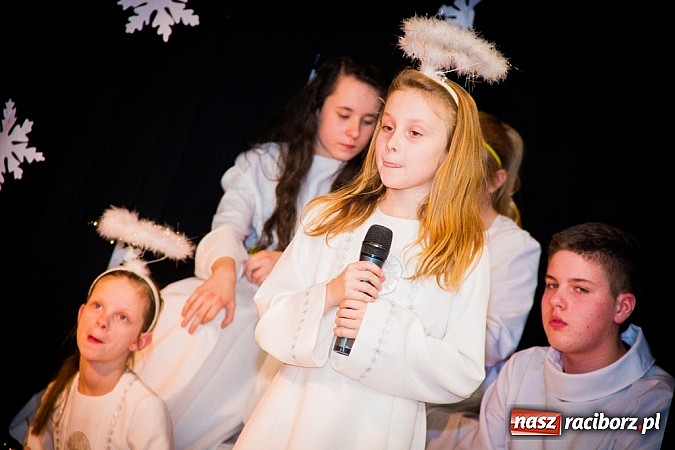 Zdjęcie w galerii na portalu naszraciborz.pl: Jasełka na scenie Młodzieżowego Domu Kultury wiadomości z regionu