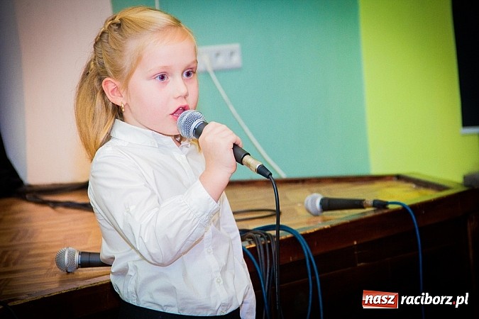 Zdjęcie w galerii na portalu naszraciborz.pl: Jasełka na scenie Młodzieżowego Domu Kultury wiadomości z regionu