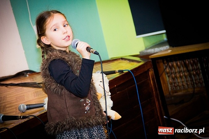 Zdjęcie w galerii na portalu naszraciborz.pl: Jasełka na scenie Młodzieżowego Domu Kultury wiadomości z regionu