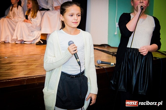 Zdjęcie w galerii na portalu naszraciborz.pl: Jasełka na scenie Młodzieżowego Domu Kultury wiadomości z regionu