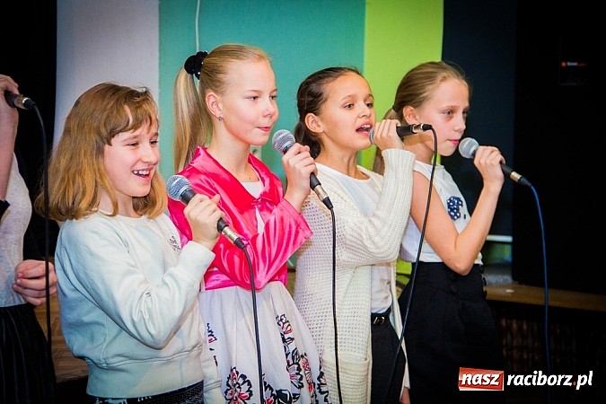 Zdjęcie w galerii na portalu naszraciborz.pl: Jasełka na scenie Młodzieżowego Domu Kultury wiadomości z regionu