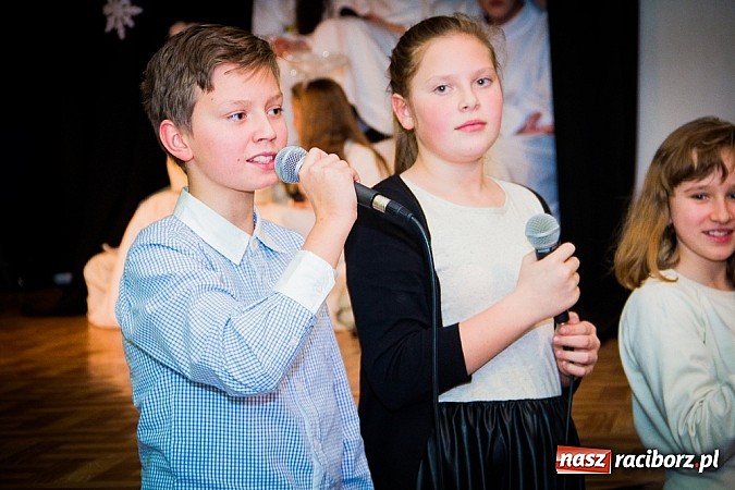 Zdjęcie w galerii na portalu naszraciborz.pl: Jasełka na scenie Młodzieżowego Domu Kultury wiadomości z regionu