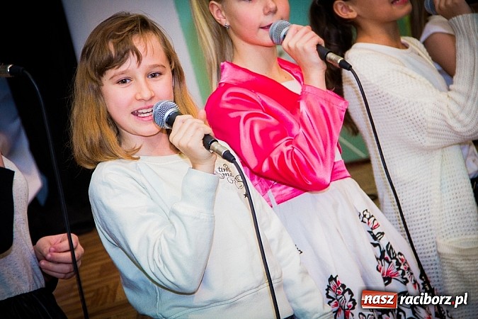 Zdjęcie w galerii na portalu naszraciborz.pl: Jasełka na scenie Młodzieżowego Domu Kultury wiadomości z regionu