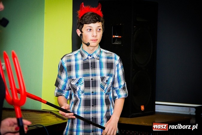 Zdjęcie w galerii na portalu naszraciborz.pl: Jasełka na scenie Młodzieżowego Domu Kultury wiadomości z regionu