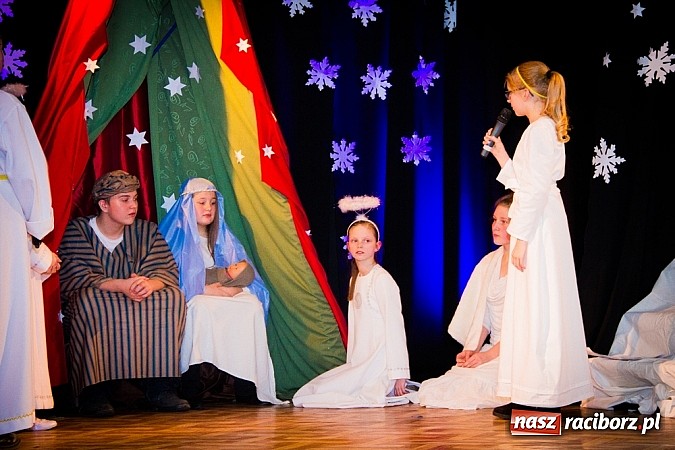 Zdjęcie w galerii na portalu naszraciborz.pl: Jasełka na scenie Młodzieżowego Domu Kultury wiadomości z regionu
