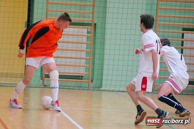 Zdjęcie w galerii na portalu naszraciborz.pl: Ćmy Barowe skosiły Piękny Trawnik. Nieudana pogoń BJK Group Team wiadomości z regionu