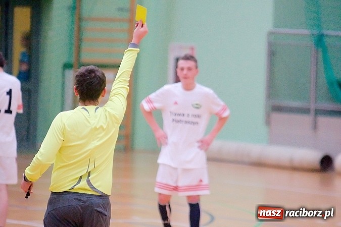 Zdjęcie w galerii na portalu naszraciborz.pl: Ćmy Barowe skosiły Piękny Trawnik. Nieudana pogoń BJK Group Team wiadomości z regionu