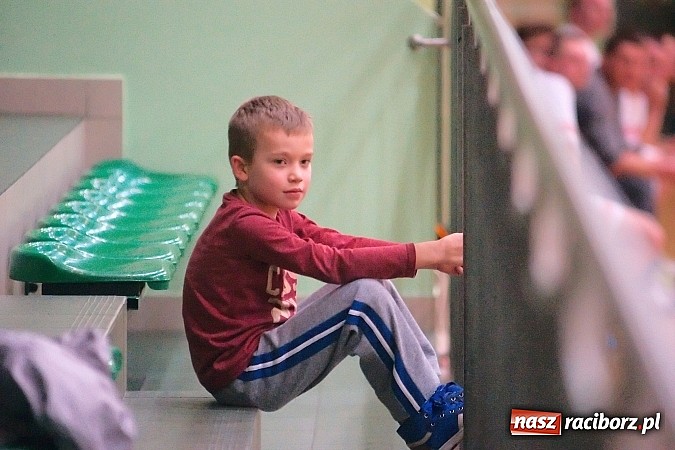 Zdjęcie w galerii na portalu naszraciborz.pl: Ćmy Barowe skosiły Piękny Trawnik. Nieudana pogoń BJK Group Team wiadomości z regionu