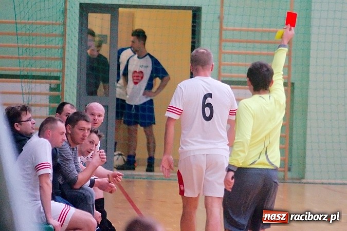 Zdjęcie w galerii na portalu naszraciborz.pl: Ćmy Barowe skosiły Piękny Trawnik. Nieudana pogoń BJK Group Team wiadomości z regionu