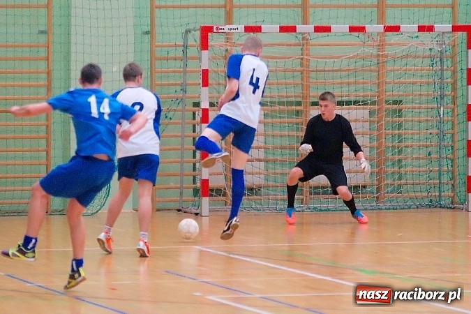 Zdjęcie w galerii na portalu naszraciborz.pl: Ćmy Barowe skosiły Piękny Trawnik. Nieudana pogoń BJK Group Team wiadomości z regionu