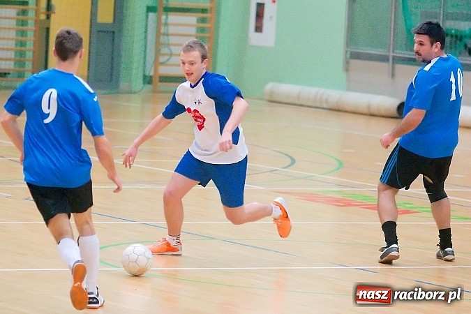 Zdjęcie w galerii na portalu naszraciborz.pl: Ćmy Barowe skosiły Piękny Trawnik. Nieudana pogoń BJK Group Team wiadomości z regionu