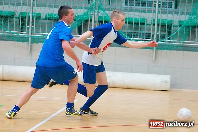 Zdjęcie w galerii na portalu naszraciborz.pl: Ćmy Barowe skosiły Piękny Trawnik. Nieudana pogoń BJK Group Team wiadomości z regionu