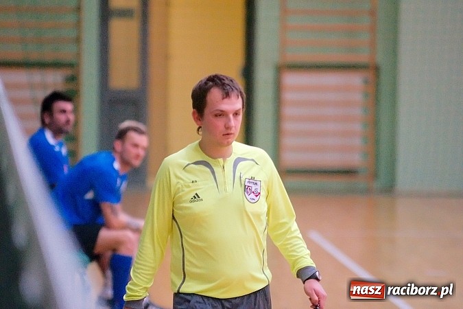 Zdjęcie w galerii na portalu naszraciborz.pl: Ćmy Barowe skosiły Piękny Trawnik. Nieudana pogoń BJK Group Team wiadomości z regionu