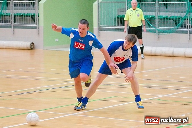 Zdjęcie w galerii na portalu naszraciborz.pl: Ćmy Barowe skosiły Piękny Trawnik. Nieudana pogoń BJK Group Team wiadomości z regionu