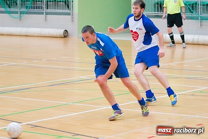 Zdjęcie w galerii na portalu naszraciborz.pl: Ćmy Barowe skosiły Piękny Trawnik. Nieudana pogoń BJK Group Team wiadomości z regionu