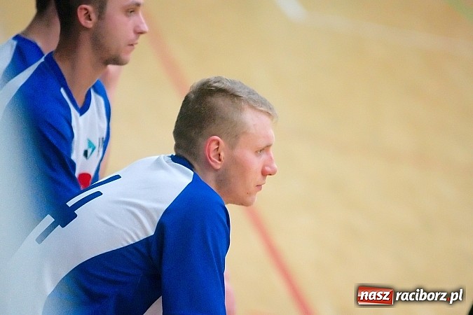 Zdjęcie w galerii na portalu naszraciborz.pl: Ćmy Barowe skosiły Piękny Trawnik. Nieudana pogoń BJK Group Team wiadomości z regionu