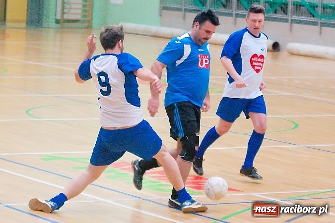 Zdjęcie w galerii na portalu naszraciborz.pl: Ćmy Barowe skosiły Piękny Trawnik. Nieudana pogoń BJK Group Team wiadomości z regionu
