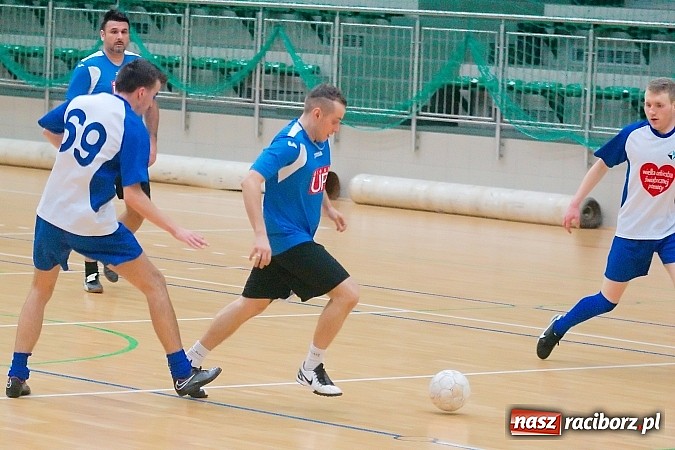 Zdjęcie w galerii na portalu naszraciborz.pl: Ćmy Barowe skosiły Piękny Trawnik. Nieudana pogoń BJK Group Team wiadomości z regionu