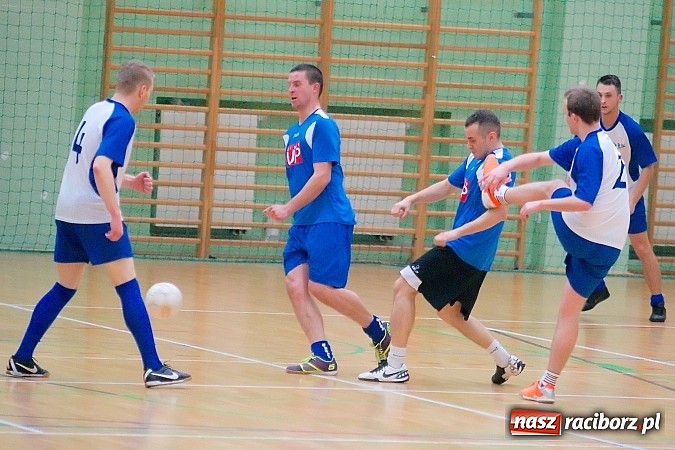 Zdjęcie w galerii na portalu naszraciborz.pl: Ćmy Barowe skosiły Piękny Trawnik. Nieudana pogoń BJK Group Team wiadomości z regionu