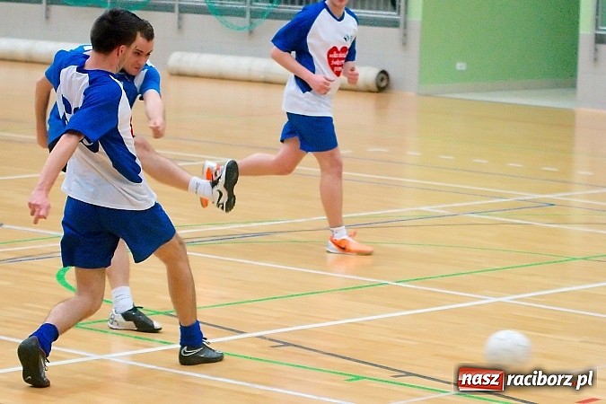 Zdjęcie w galerii na portalu naszraciborz.pl: Ćmy Barowe skosiły Piękny Trawnik. Nieudana pogoń BJK Group Team wiadomości z regionu