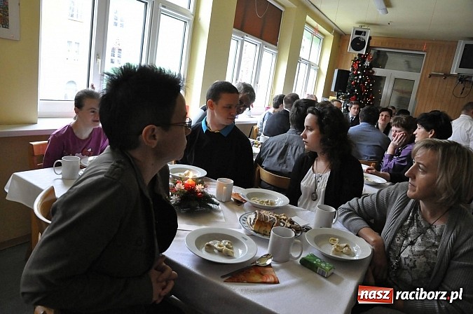 Zdjęcie w galerii na portalu naszraciborz.pl: Wigilijka w Warsztatach Terapii Zajęciowych wiadomości z regionu