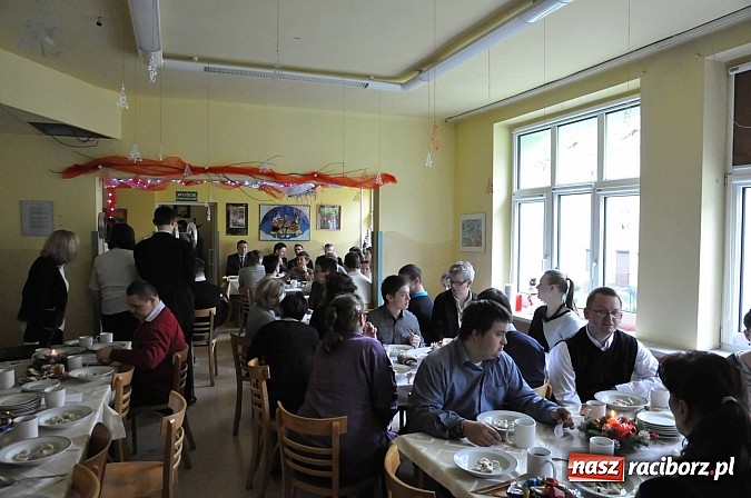 Zdjęcie w galerii na portalu naszraciborz.pl: Wigilijka w Warsztatach Terapii Zajęciowych wiadomości z regionu