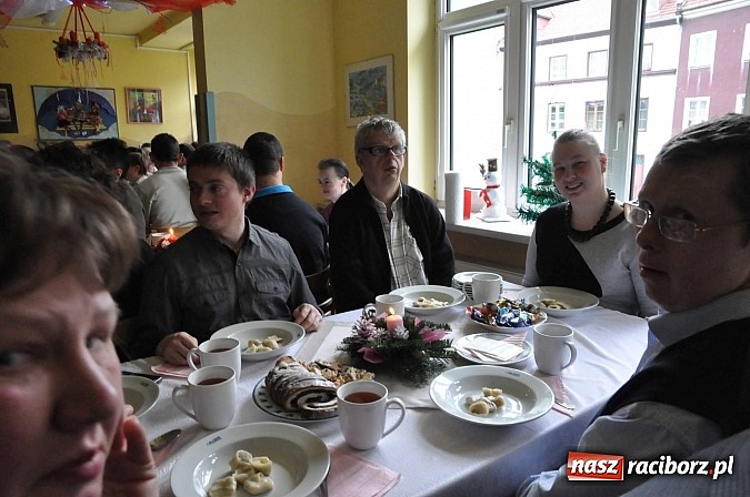 Zdjęcie w galerii na portalu naszraciborz.pl: Wigilijka w Warsztatach Terapii Zajęciowych wiadomości z regionu