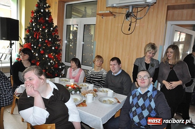 Zdjęcie w galerii na portalu naszraciborz.pl: Wigilijka w Warsztatach Terapii Zajęciowych wiadomości z regionu
