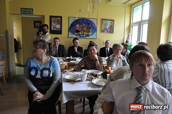Zdjęcie w galerii na portalu naszraciborz.pl: Wigilijka w Warsztatach Terapii Zajęciowych wiadomości z regionu