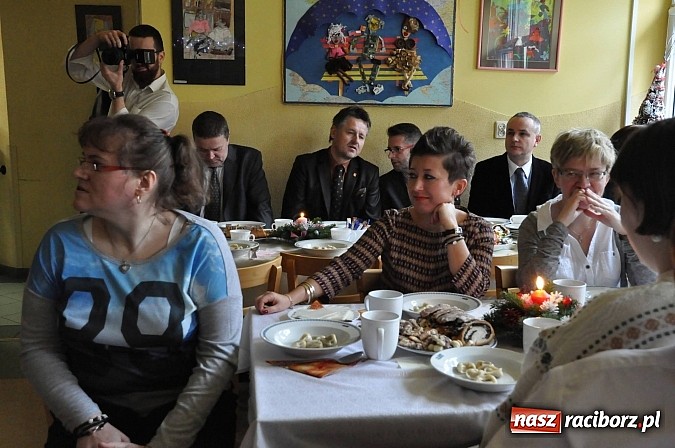 Zdjęcie w galerii na portalu naszraciborz.pl: Wigilijka w Warsztatach Terapii Zajęciowych wiadomości z regionu