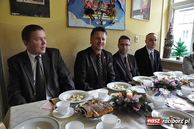 Zdjęcie w galerii na portalu naszraciborz.pl: Wigilijka w Warsztatach Terapii Zajęciowych wiadomości z regionu