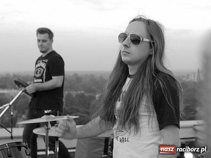 Zdjęcie w galerii na portalu naszraciborz.pl: The trAst i Grawitacja - wigilijna premiera teledysku nowej raciborskiej formacji rockowej wiadomości z regionu