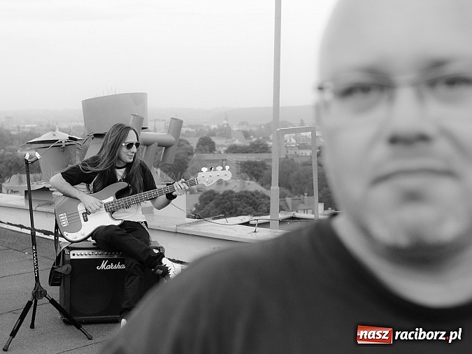 Zdjęcie w galerii na portalu naszraciborz.pl: The trAst i Grawitacja - wigilijna premiera teledysku nowej raciborskiej formacji rockowej wiadomości z regionu