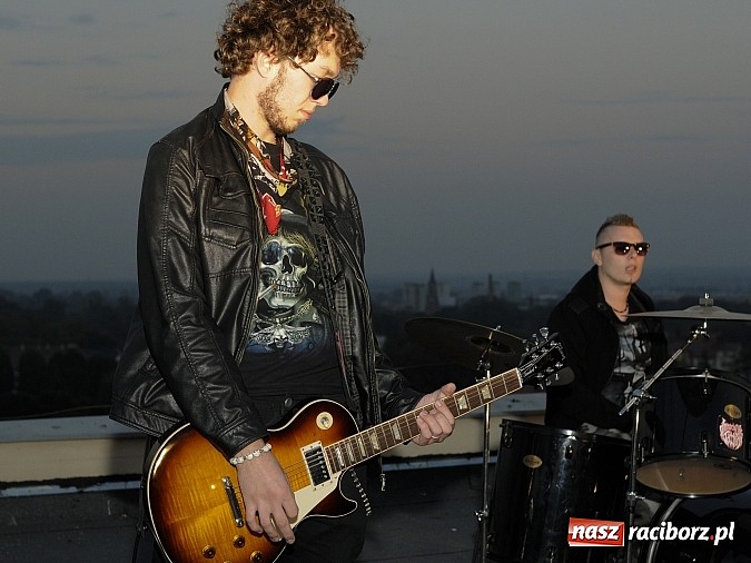 Zdjęcie w galerii na portalu naszraciborz.pl: The trAst i Grawitacja - wigilijna premiera teledysku nowej raciborskiej formacji rockowej wiadomości z regionu