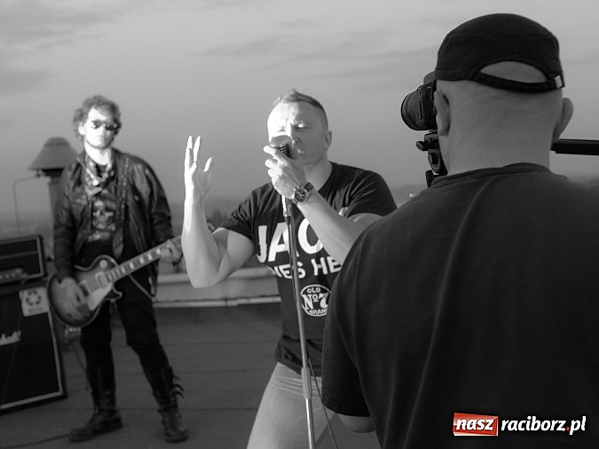 Zdjęcie w galerii na portalu naszraciborz.pl: The trAst i Grawitacja - wigilijna premiera teledysku nowej raciborskiej formacji rockowej wiadomości z regionu