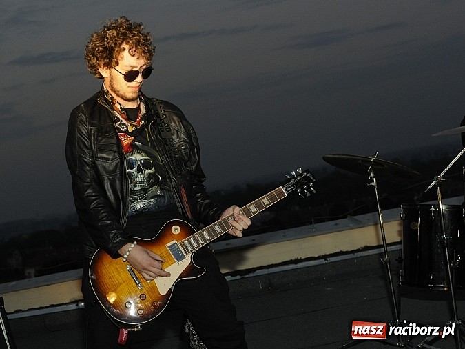 Zdjęcie w galerii na portalu naszraciborz.pl: The trAst i Grawitacja - wigilijna premiera teledysku nowej raciborskiej formacji rockowej wiadomości z regionu