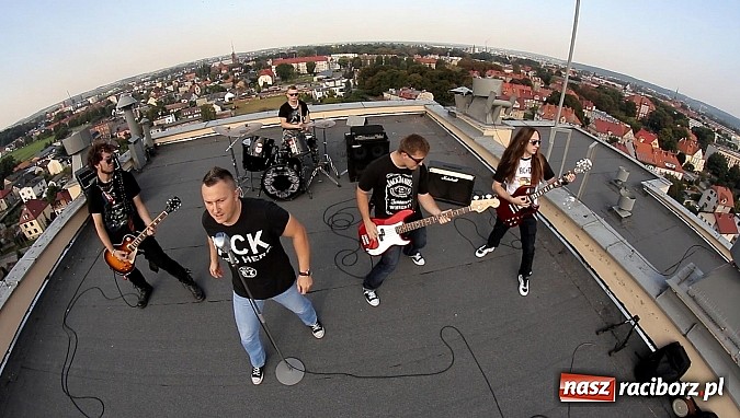 Zdjęcie w galerii na portalu naszraciborz.pl: The trAst i Grawitacja - wigilijna premiera teledysku nowej raciborskiej formacji rockowej wiadomości z regionu