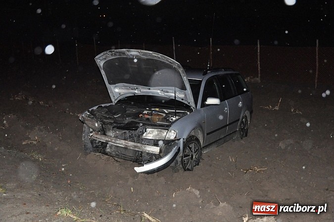 Zdjęcie w galerii na portalu naszraciborz.pl: Polo uderzyło w passata na Hulczyńskiej wiadomości z regionu