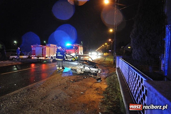 Zdjęcie w galerii na portalu naszraciborz.pl: Polo uderzyło w passata na Hulczyńskiej wiadomości z regionu