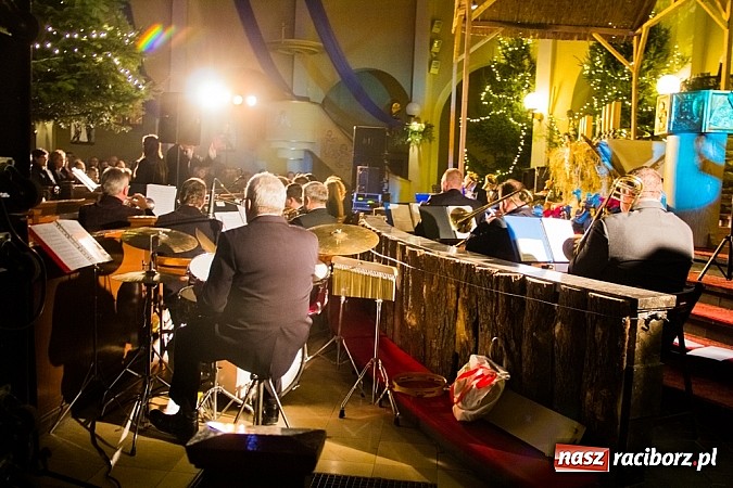 Zdjęcie w galerii na portalu naszraciborz.pl: Koncert świąteczny w wykonaniu Raciborskiej Orkiestry Plania wiadomości z regionu