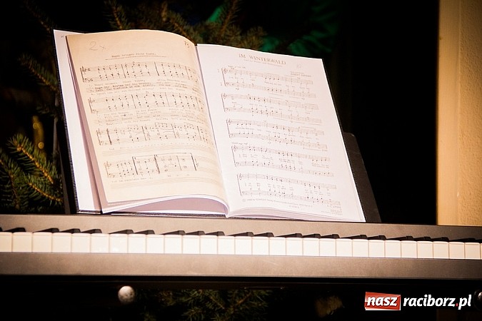 Zdjęcie w galerii na portalu naszraciborz.pl: Koncert bożonarodzeniowy w Łubowicach wiadomości z regionu