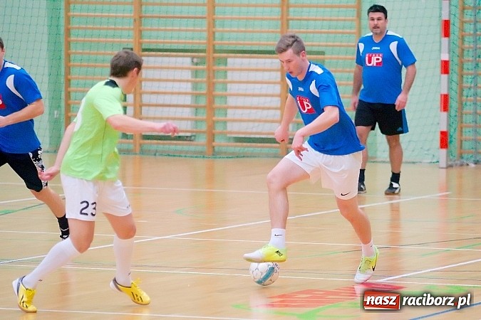 Zdjęcie w galerii na portalu naszraciborz.pl: Nawet gol widmo nie pogrążył AMJ Dach-Mig. Ogromny pech Brygady Argo wiadomości z regionu