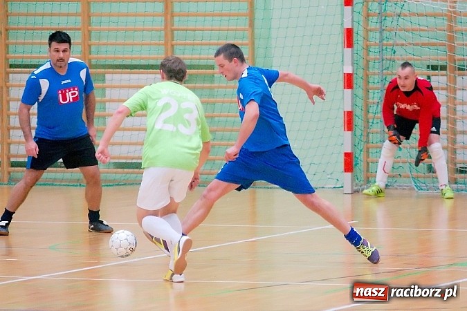 Zdjęcie w galerii na portalu naszraciborz.pl: Nawet gol widmo nie pogrążył AMJ Dach-Mig. Ogromny pech Brygady Argo wiadomości z regionu