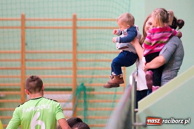 Zdjęcie w galerii na portalu naszraciborz.pl: Nawet gol widmo nie pogrążył AMJ Dach-Mig. Ogromny pech Brygady Argo wiadomości z regionu