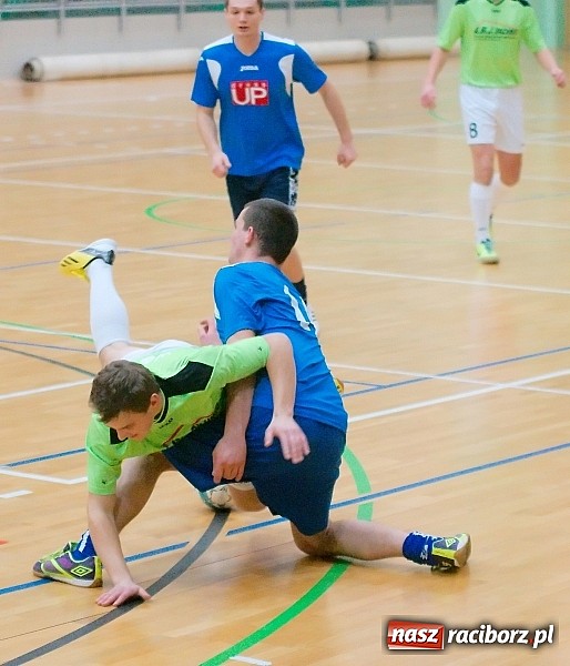 Zdjęcie w galerii na portalu naszraciborz.pl: Nawet gol widmo nie pogrążył AMJ Dach-Mig. Ogromny pech Brygady Argo wiadomości z regionu