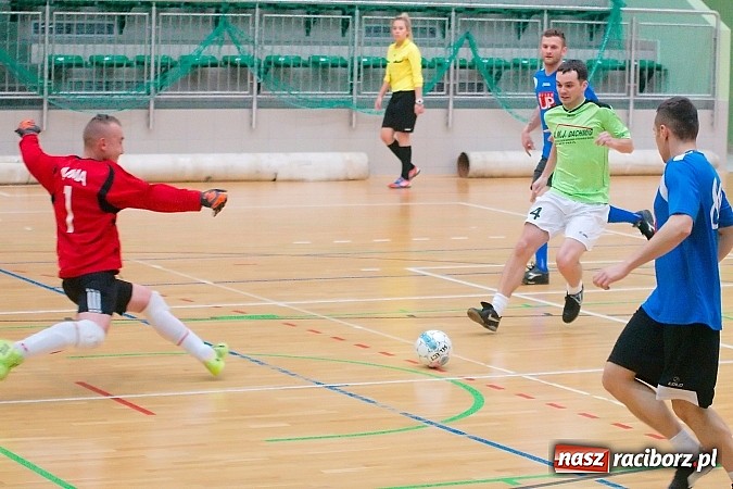 Zdjęcie w galerii na portalu naszraciborz.pl: Nawet gol widmo nie pogrążył AMJ Dach-Mig. Ogromny pech Brygady Argo wiadomości z regionu