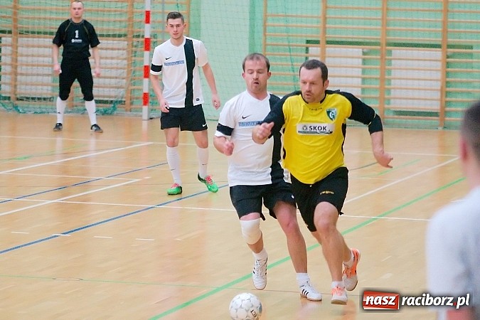 Zdjęcie w galerii na portalu naszraciborz.pl: Nawet gol widmo nie pogrążył AMJ Dach-Mig. Ogromny pech Brygady Argo wiadomości z regionu